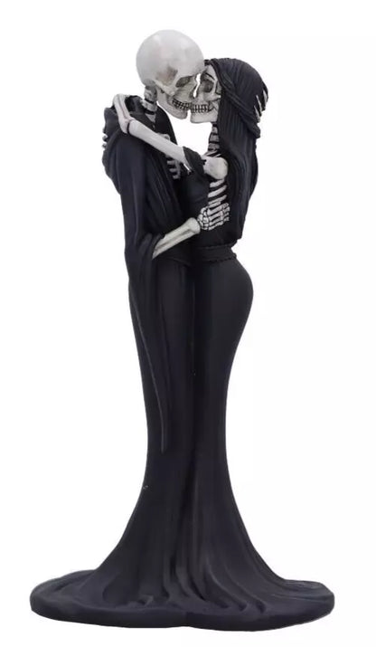 Nemesis Now Eternal Kiss Gothic Skeletons Figurine 24cm